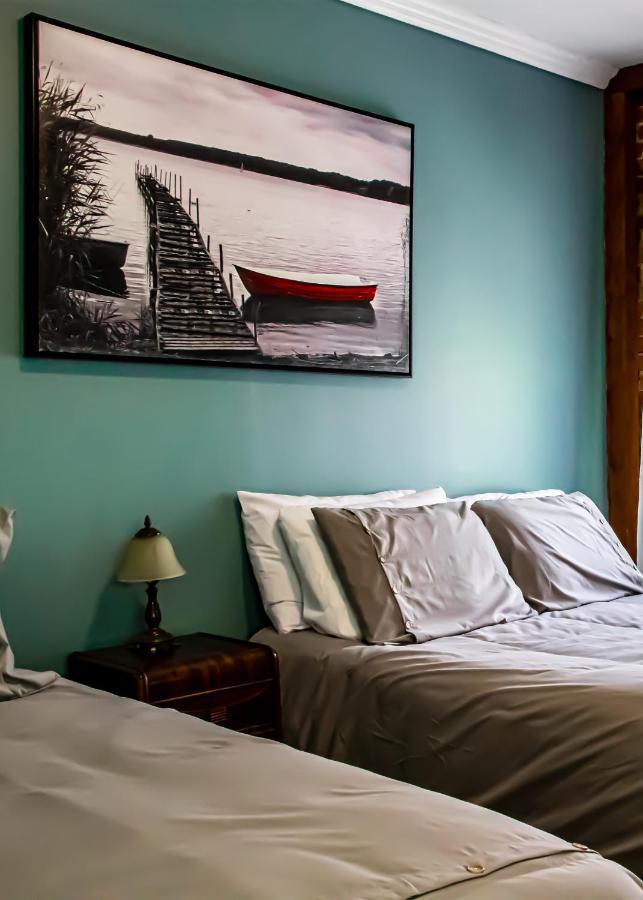 Auberge Les Deux Tours Saguenay Exterior photo