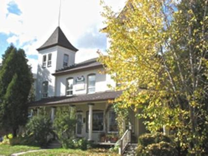 Auberge Les Deux Tours Saguenay Exterior photo
